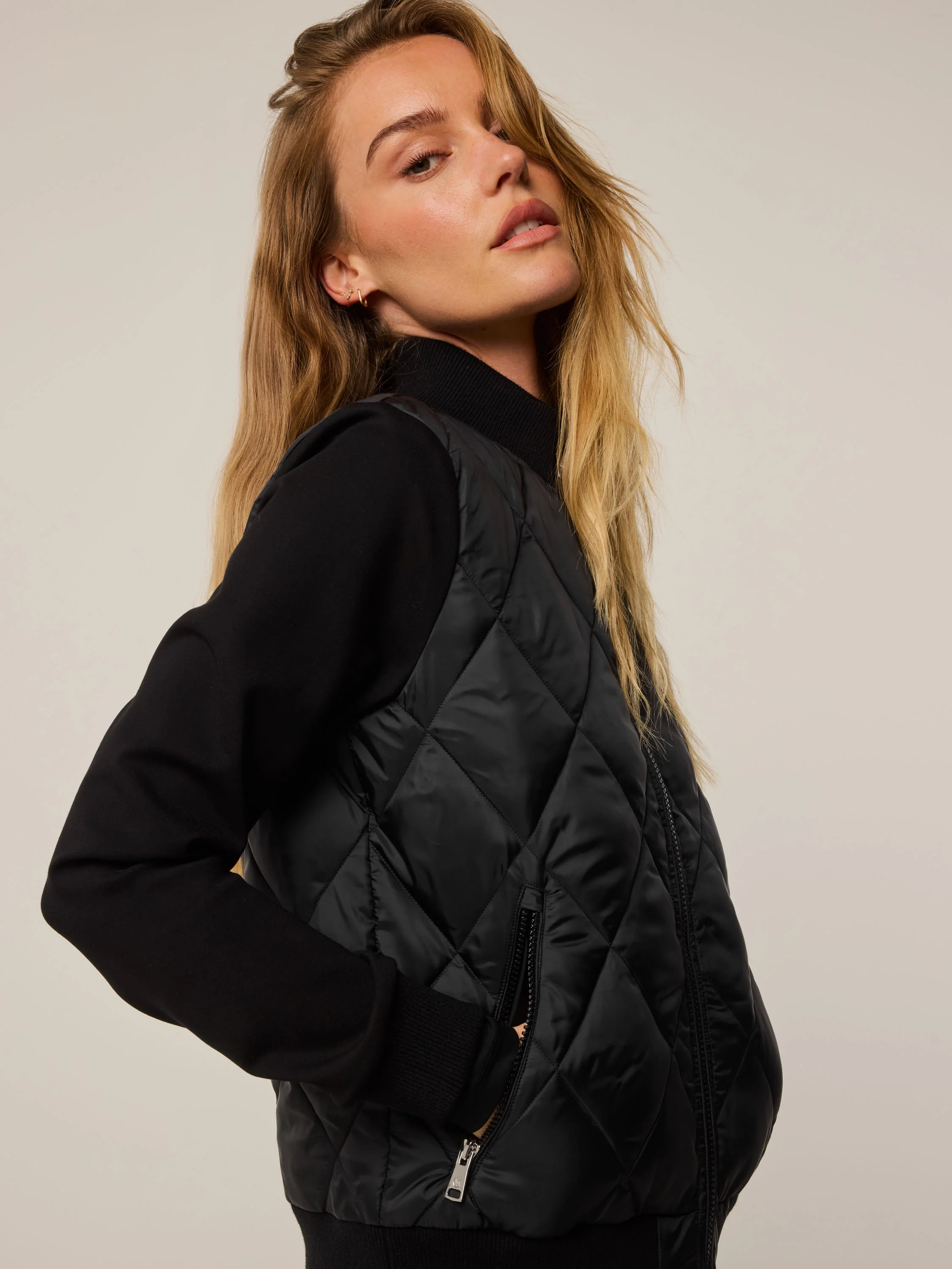 Aries X-Lite Diamond Hybrid Jacket - Image 3