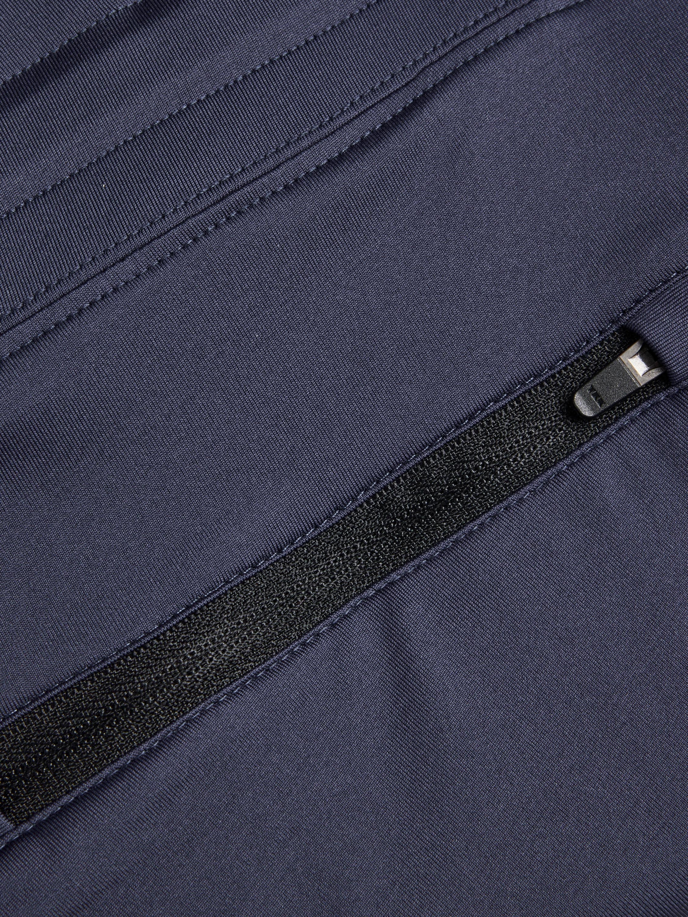 Guide Sport Short - Image 11