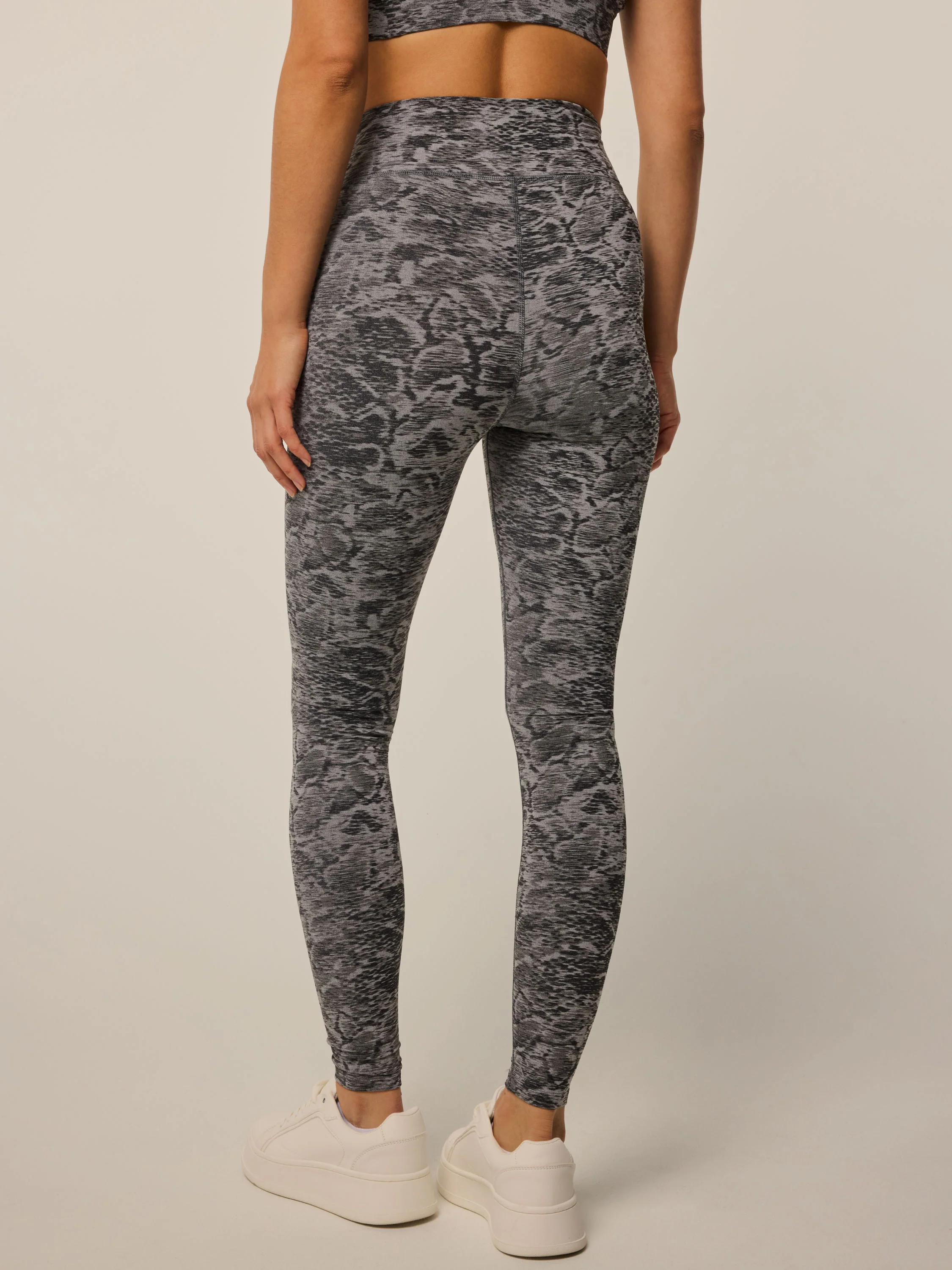 Luna Wolf Scales Jacquard Legging - Image 4